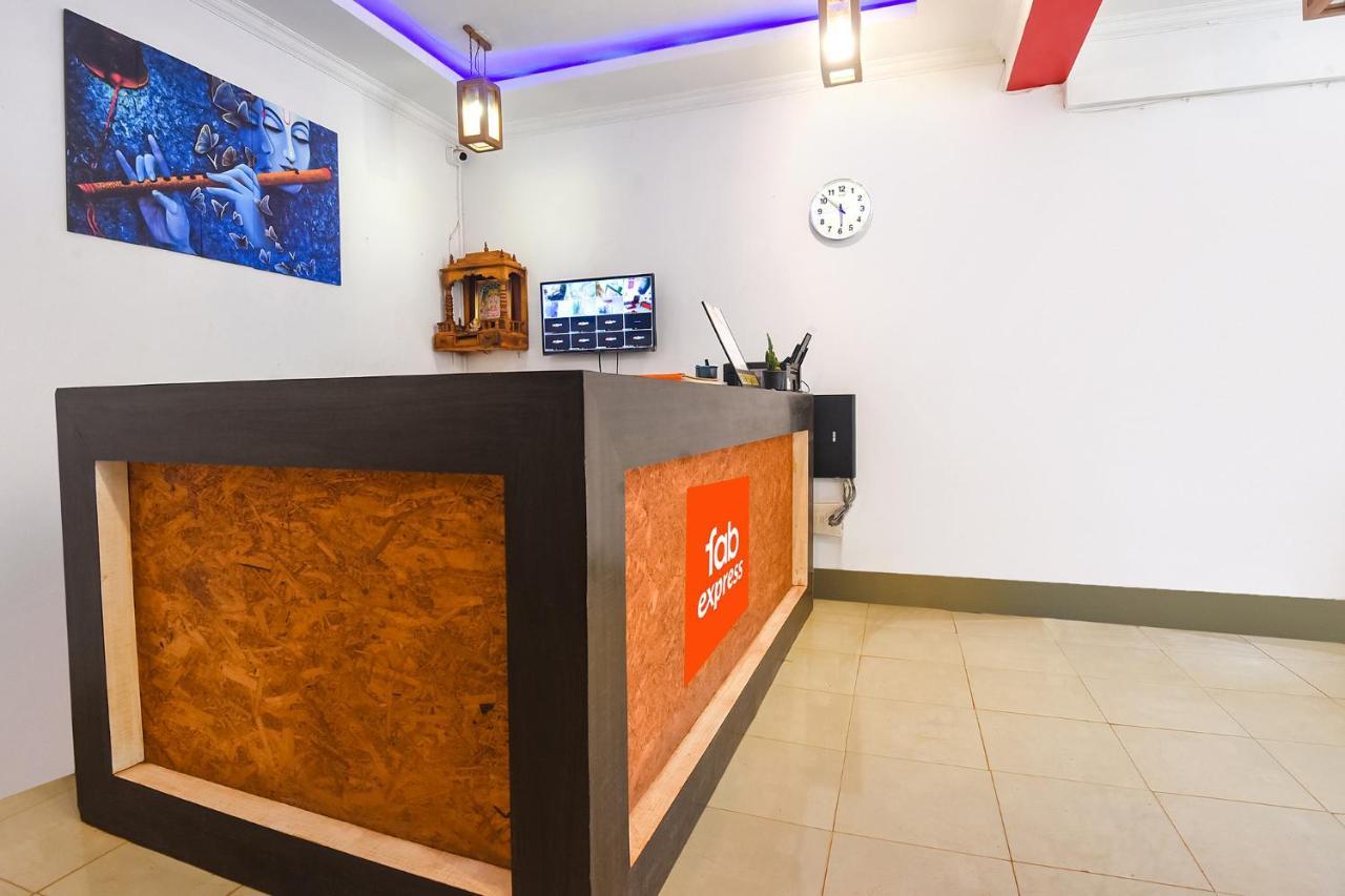 Hotel Fabexpress The Voyage Morjim Zewnętrze zdjęcie