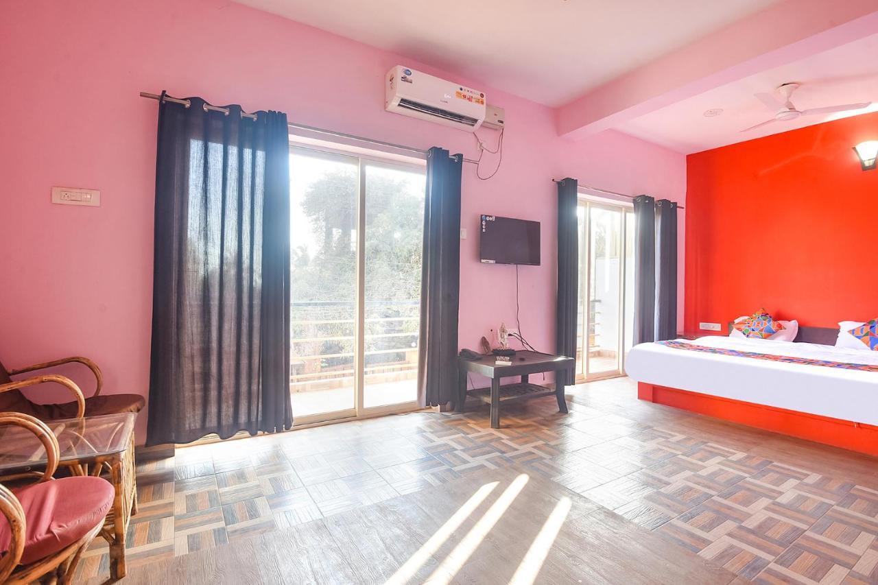 Hotel Fabexpress The Voyage Morjim Zewnętrze zdjęcie