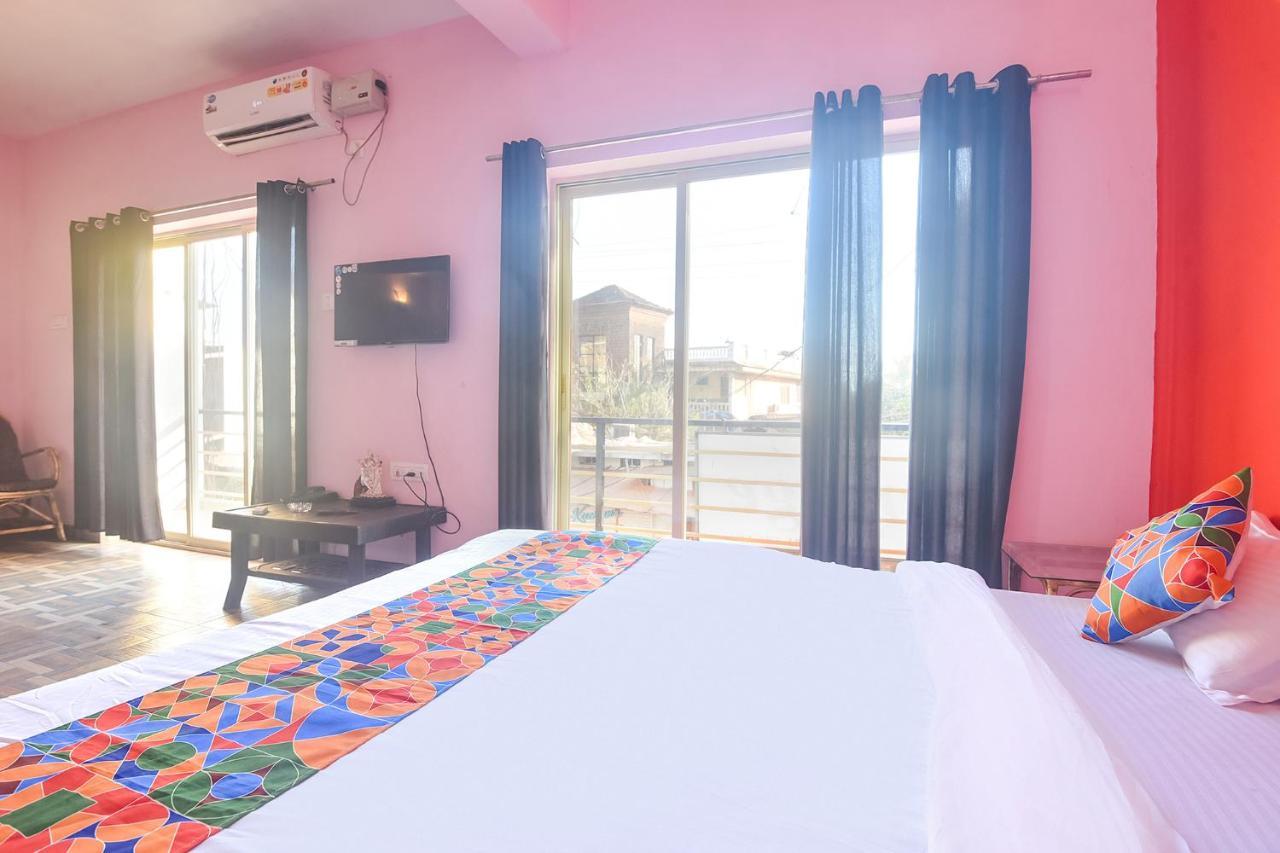 Hotel Fabexpress The Voyage Morjim Zewnętrze zdjęcie